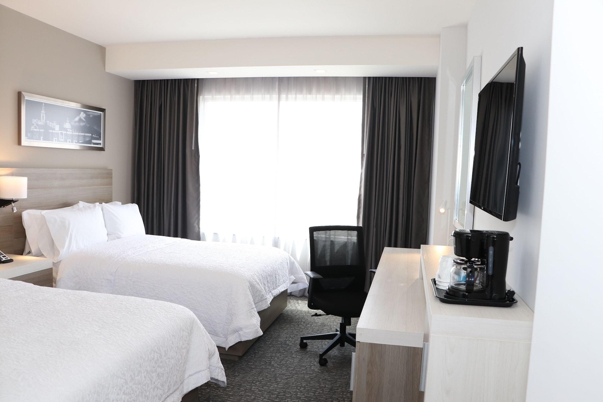 Hampton Inn & Suites By Hilton Puebla Exteriör bild