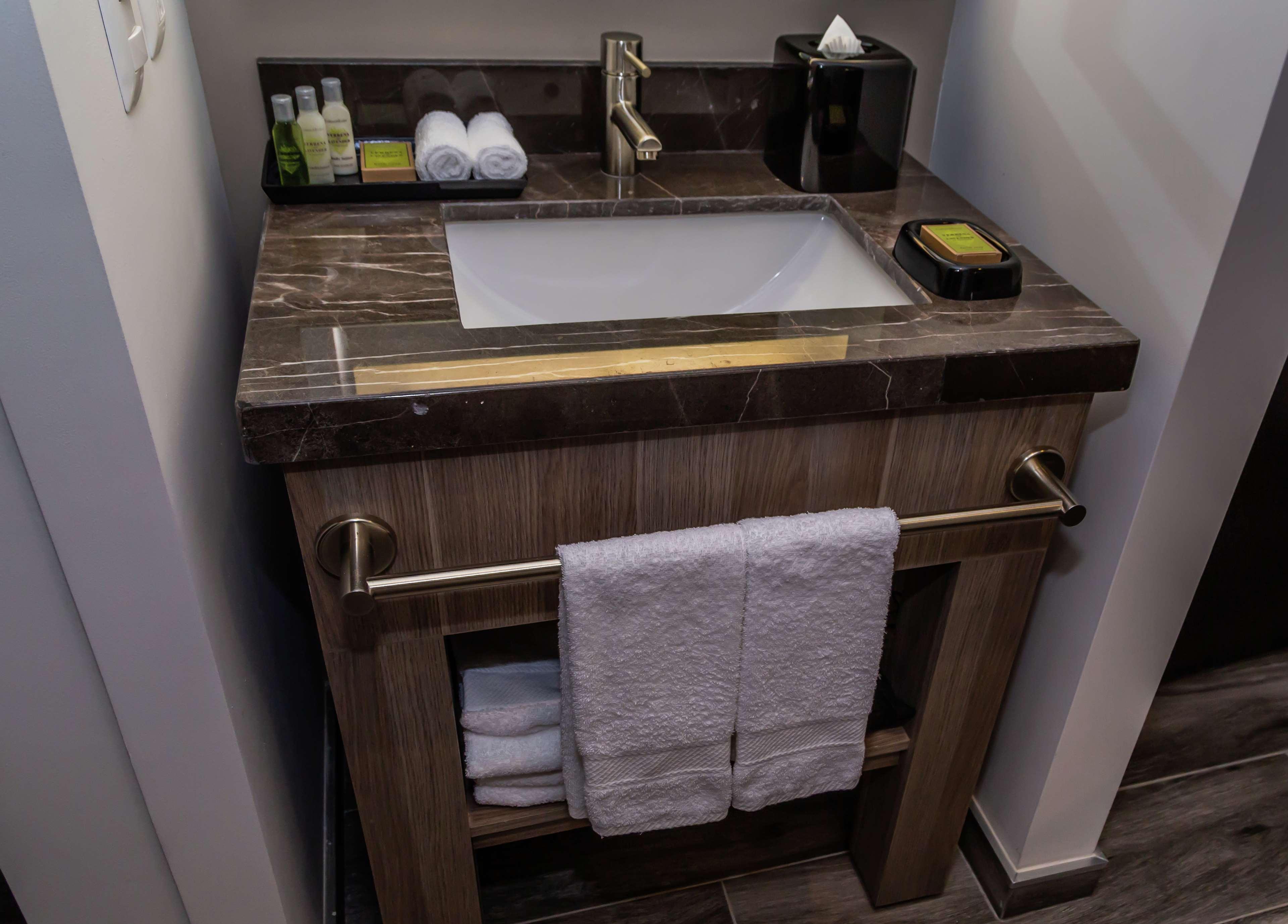 Hampton Inn & Suites By Hilton Puebla Exteriör bild