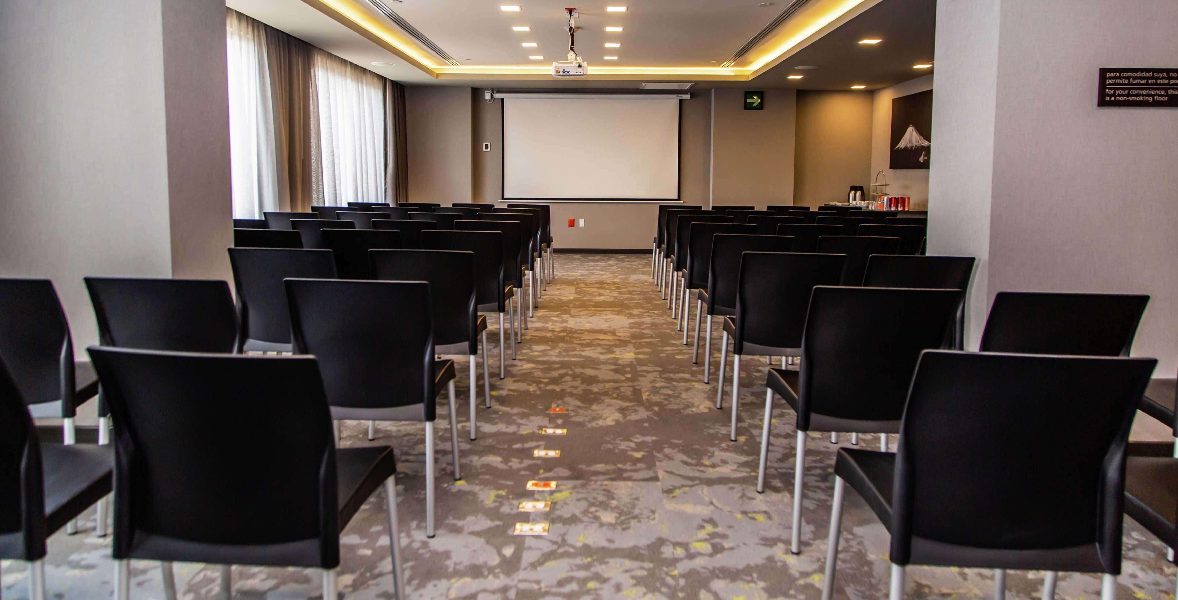 Hampton Inn & Suites By Hilton Puebla Exteriör bild