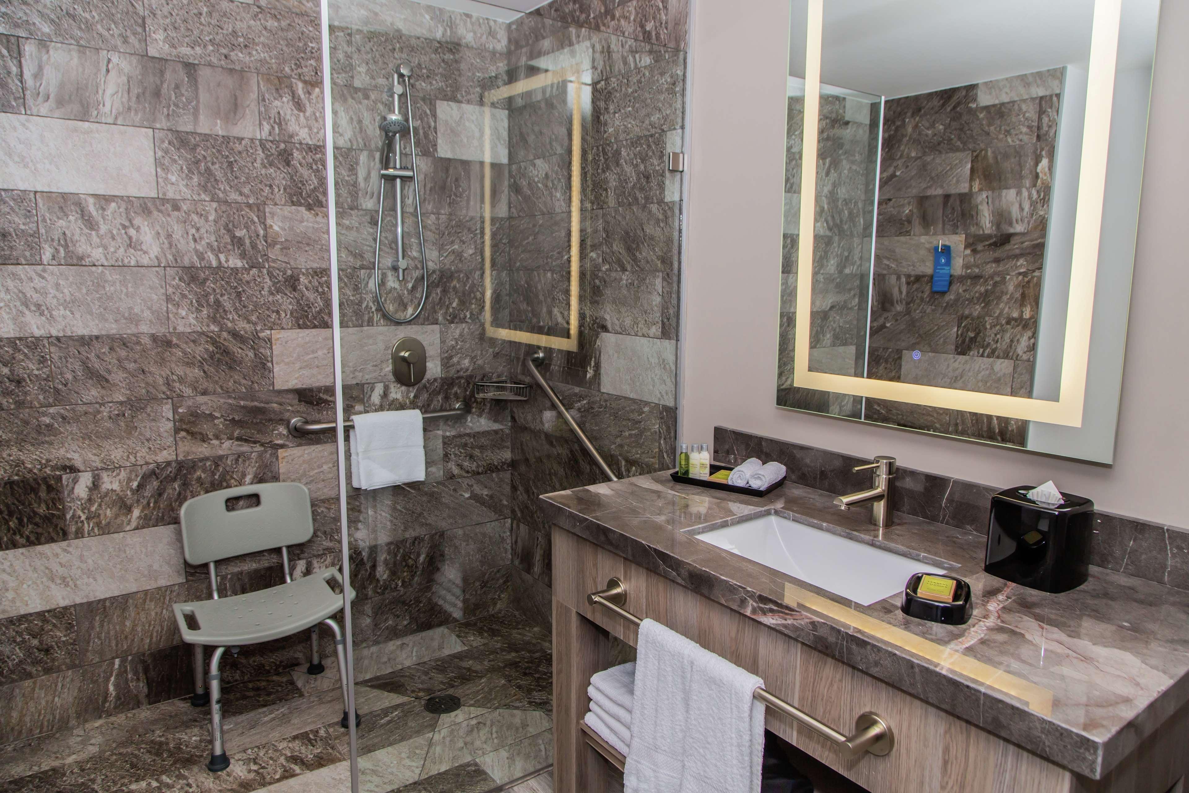 Hampton Inn & Suites By Hilton Puebla Exteriör bild