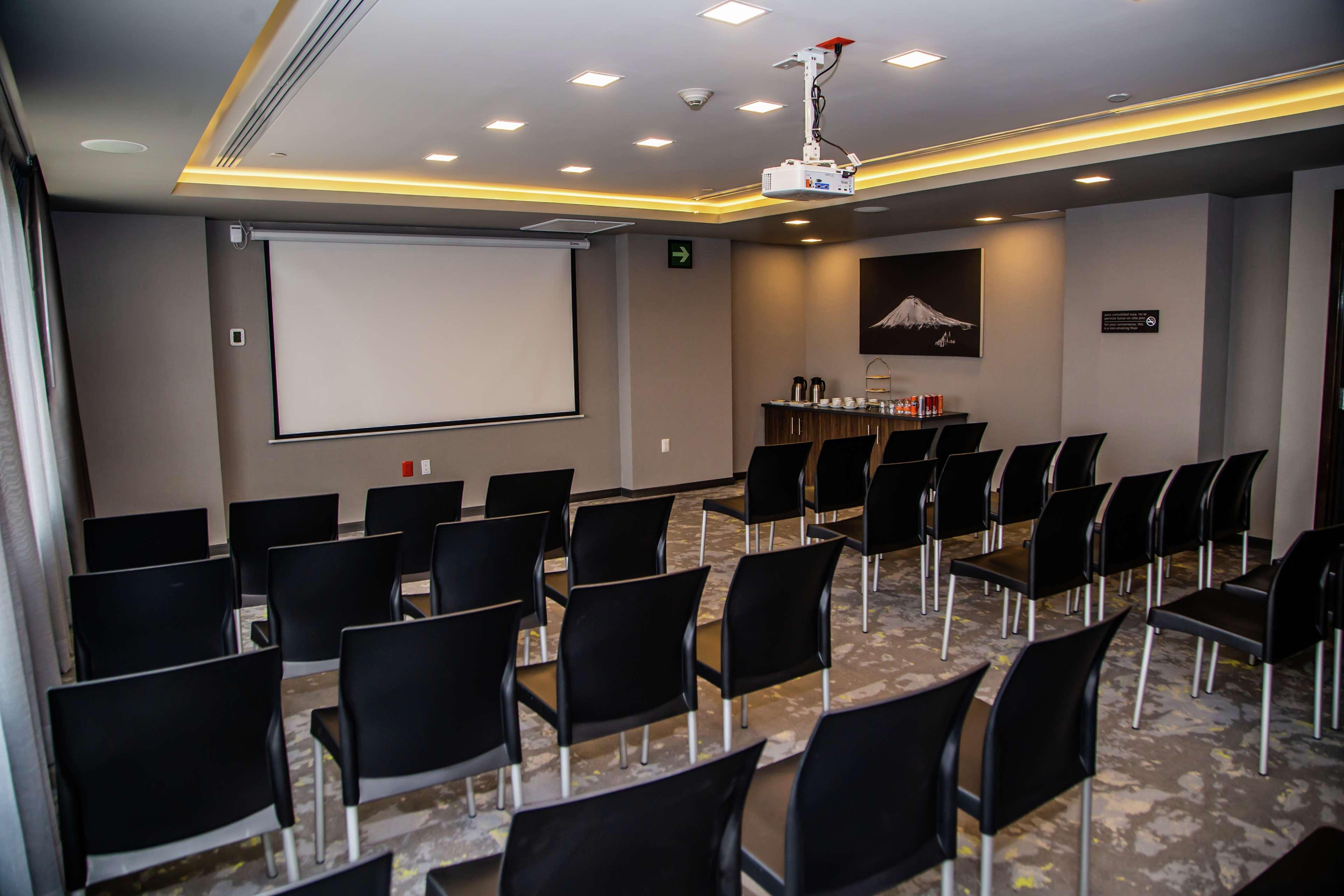 Hampton Inn & Suites By Hilton Puebla Exteriör bild
